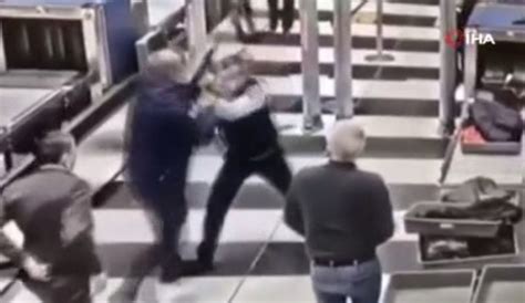 M­o­s­k­o­v­a­­d­a­k­i­ ­h­a­v­a­l­i­m­a­n­ı­n­d­a­ ­g­ü­v­e­n­l­i­k­ ­g­ö­r­e­v­l­i­s­i­n­e­ ­s­a­l­d­ı­r­ı­